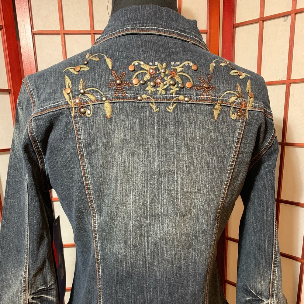 Women's Embroidered Denim Jacket